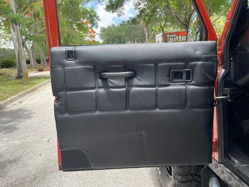 Used 1996 Land Rover Defender image 20