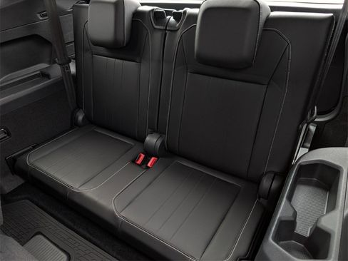 Used 2022 Volkswagen Tiguan SE R-Line image 33