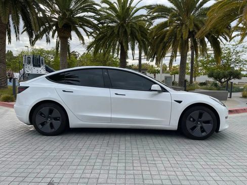 Used 2023 Tesla Model 3 Standard Range RWD image 4