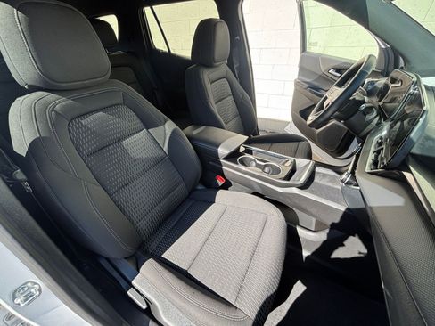 Used 2025 Chevrolet Equinox LT image 36