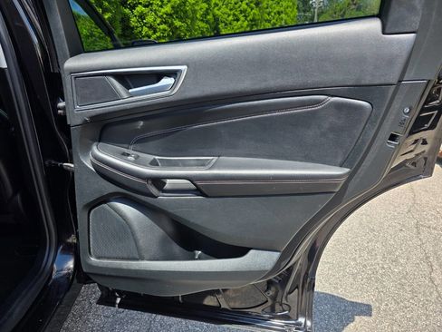 Used 2022 Ford Edge Titanium image 31