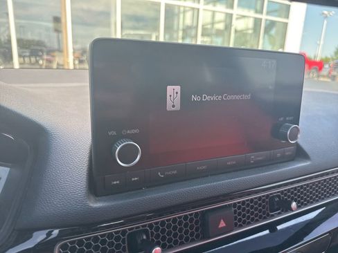 Used 2022 Honda Civic Sport image 2