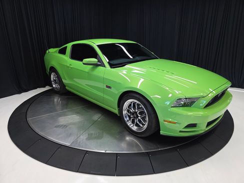 Used 2013 Ford Mustang GT Premium w/ Comfort Pkg RWD image 17