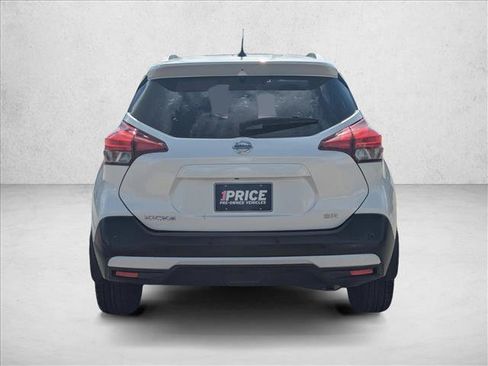 Used 2020 Nissan Kicks SR w/ SR Premium Package FWD image 7