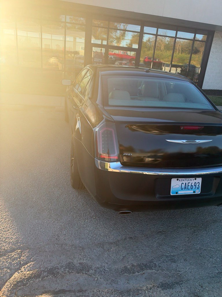 Used 2013 Chrysler 300 AWD w/ Driver Convenience Group image 7