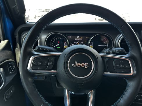 Used 2023 Jeep Wrangler Unlimited Rubicon 4xe w/ Cold Weather Group AWD/4WD image 18