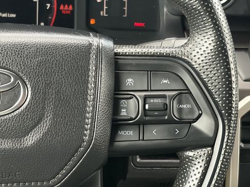 Certified 2024 Toyota Tacoma SR5 AWD/4WD image 19