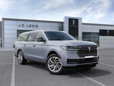 New 2027 Lincoln Navigator L Reserve AWD/4WD image 1