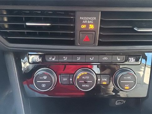 Used 2019 Volkswagen Jetta R-Line image 15