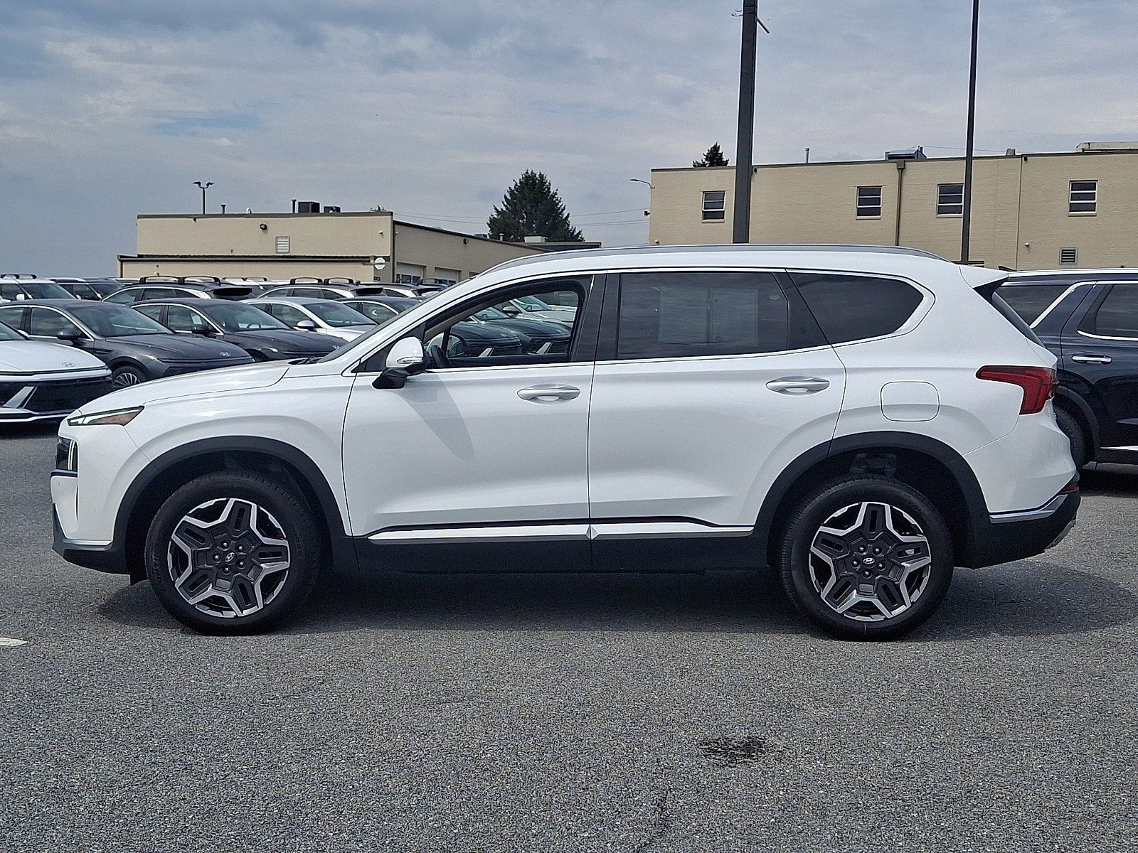 Certified 2023 Hyundai Santa Fe Limited AWD/4WD image 8