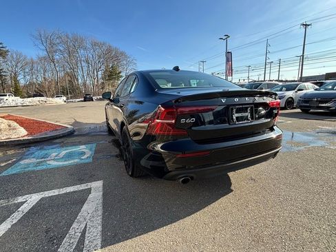 Used 2020 Volvo S60 T6 Momentum w/ Protection Package image 2