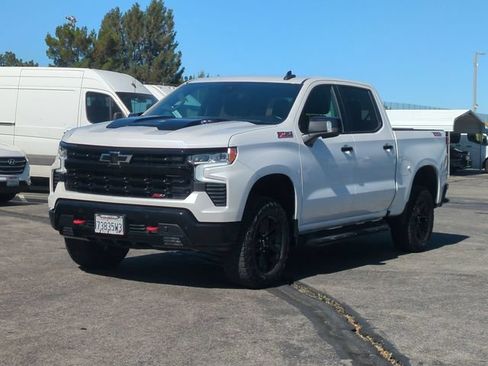 Used 2024 Chevrolet Silverado 1500 LT Trail Boss w/ LT Trail Boss Premium Package AWD/4WD image 4