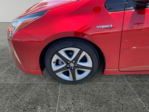 Used 2017 Toyota Prius Four Touring w/ Premium Convenience Package FWD image 14