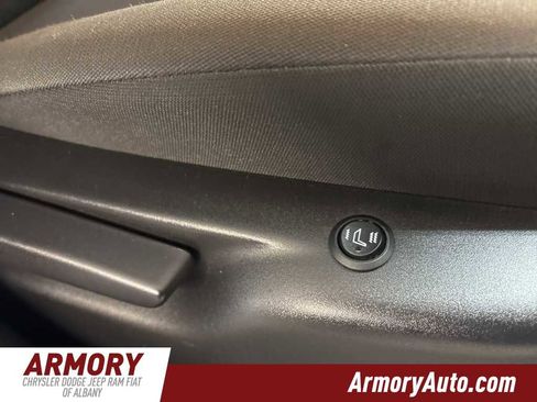 Used 2019 Jeep Grand Cherokee Laredo image 37