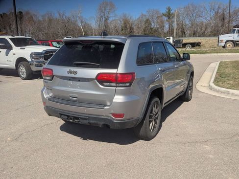 Used 2016 Jeep Grand Cherokee Laredo 75th Anniversary image 5