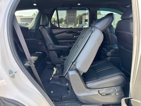 Used 2024 Honda Pilot TrailSport image 27