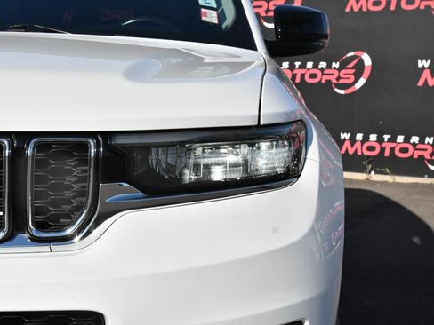 Used 2022 Jeep Grand Cherokee L Limited image 11