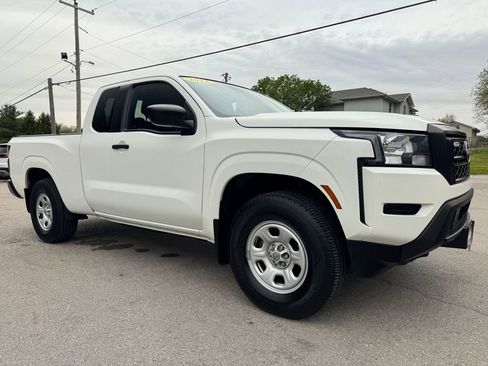 Used 2024 Nissan Frontier S w/ Technology Package AWD/4WD image 3