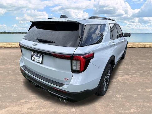 Used 2026 Ford Explorer ST w/ Sun And Sound Package AWD/4WD image 9