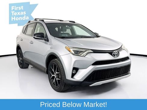 Used 2016 Toyota RAV4 SE image 1