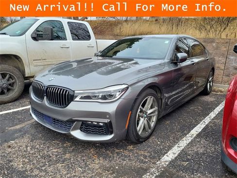 Used 2016 BMW 750i xDrive image 2