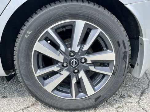 Used 2023 Nissan Versa S w/ S Plus Package FWD image 11