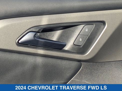 Used 2024 Chevrolet Traverse LS image 12