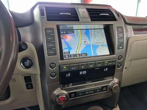 Used 2017 Lexus GX 460 Premium AWD/4WD image 18