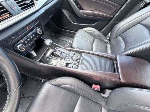 Used 2017 MAZDA MAZDA3 Touring image 13