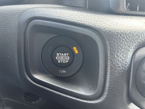 New 2025 Jeep Gladiator Sport image 39