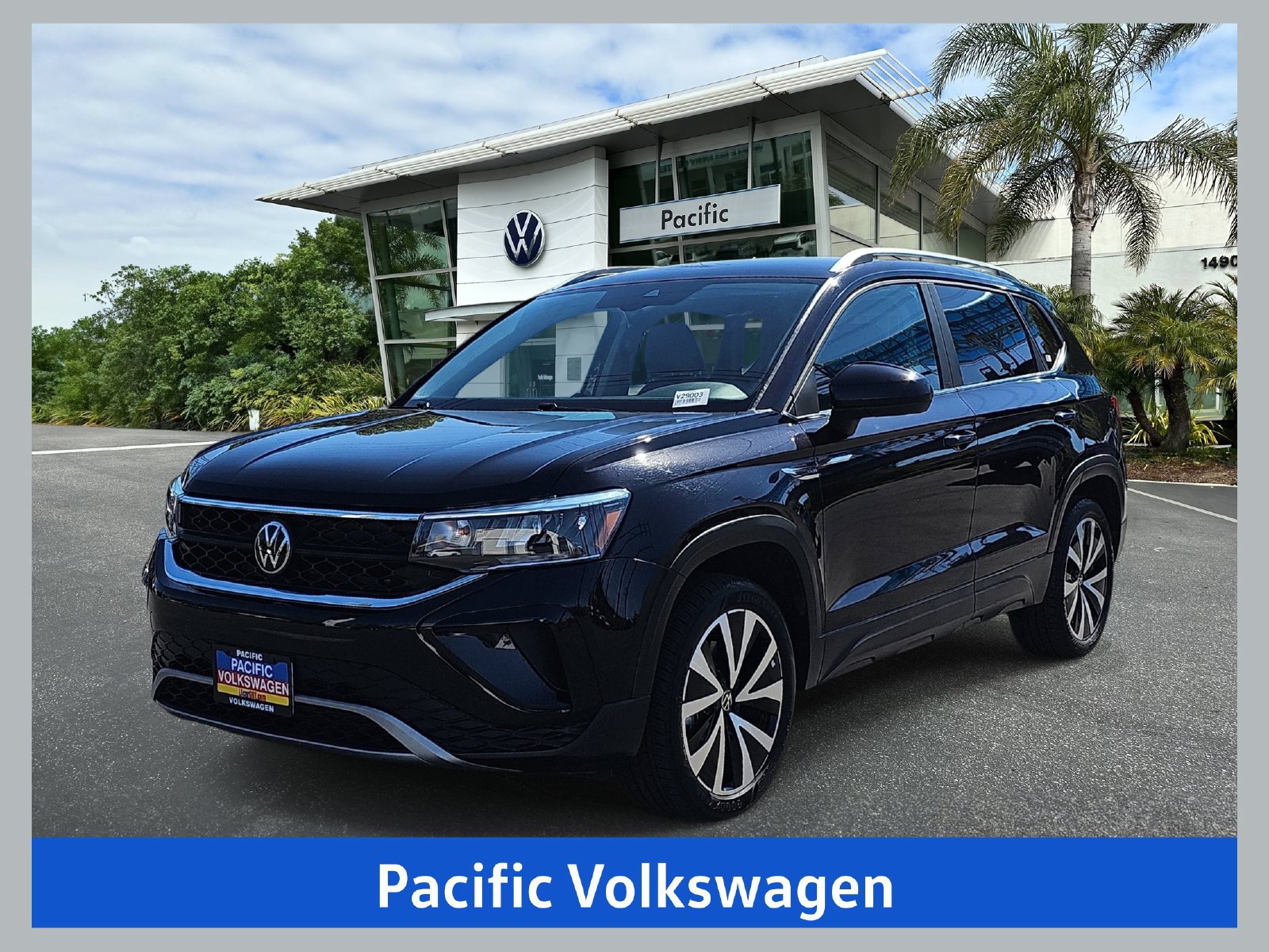 Used 2023 Volkswagen Taos SE FWD image 1