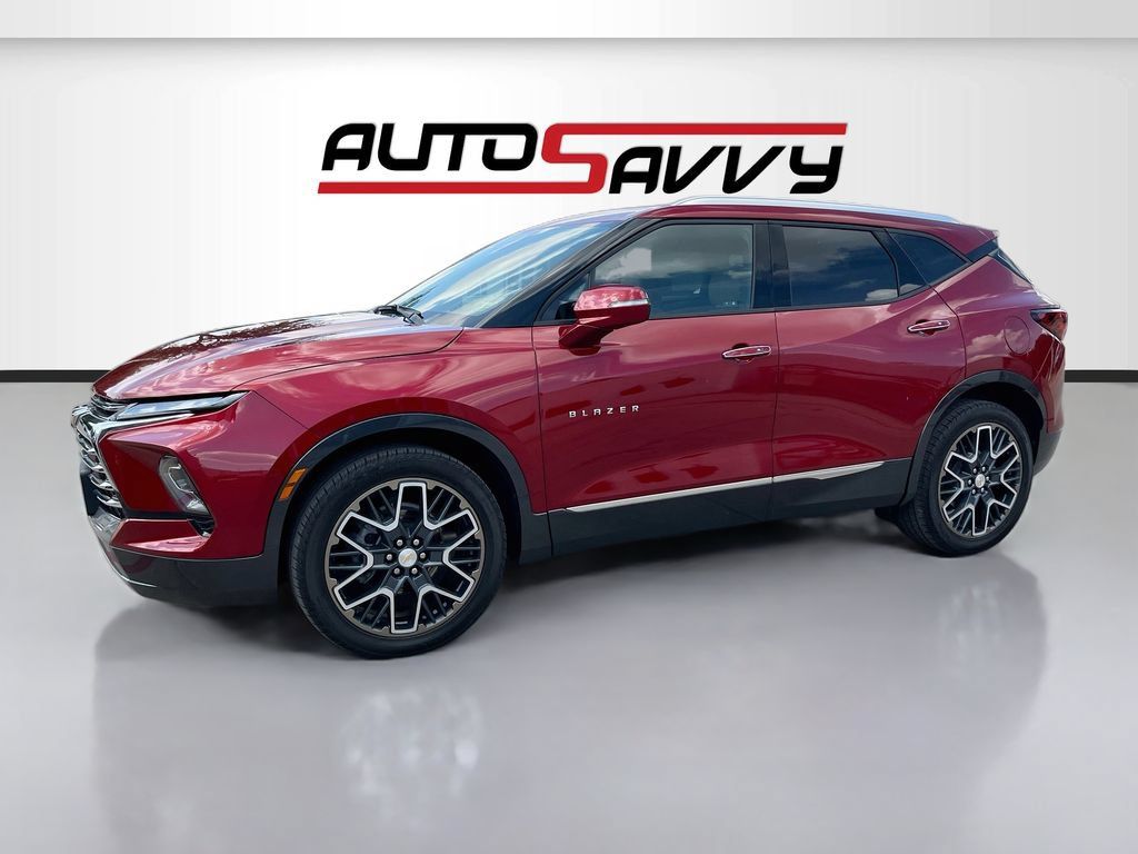 Used 2025 Chevrolet Blazer Premier w/ Driver Confidence II Package AWD/4WD image 3