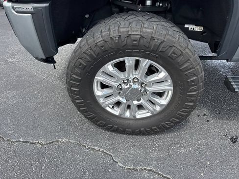 Used 2024 GMC Sierra 2500 Denali w/ Denali Reserve Package AWD/4WD image 12