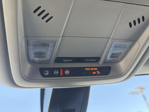 Used 2024 Chevrolet Blazer LT FWD image 4
