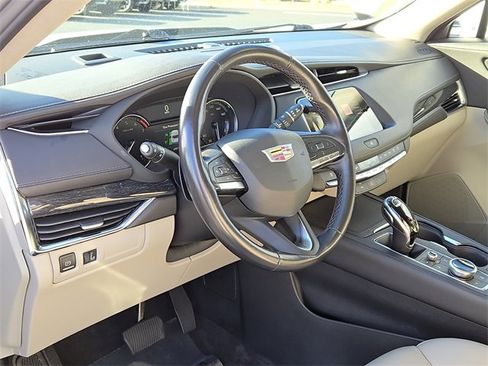 Used 2022 Cadillac XT4 Premium Luxury w/ Safety Alert Package image 15