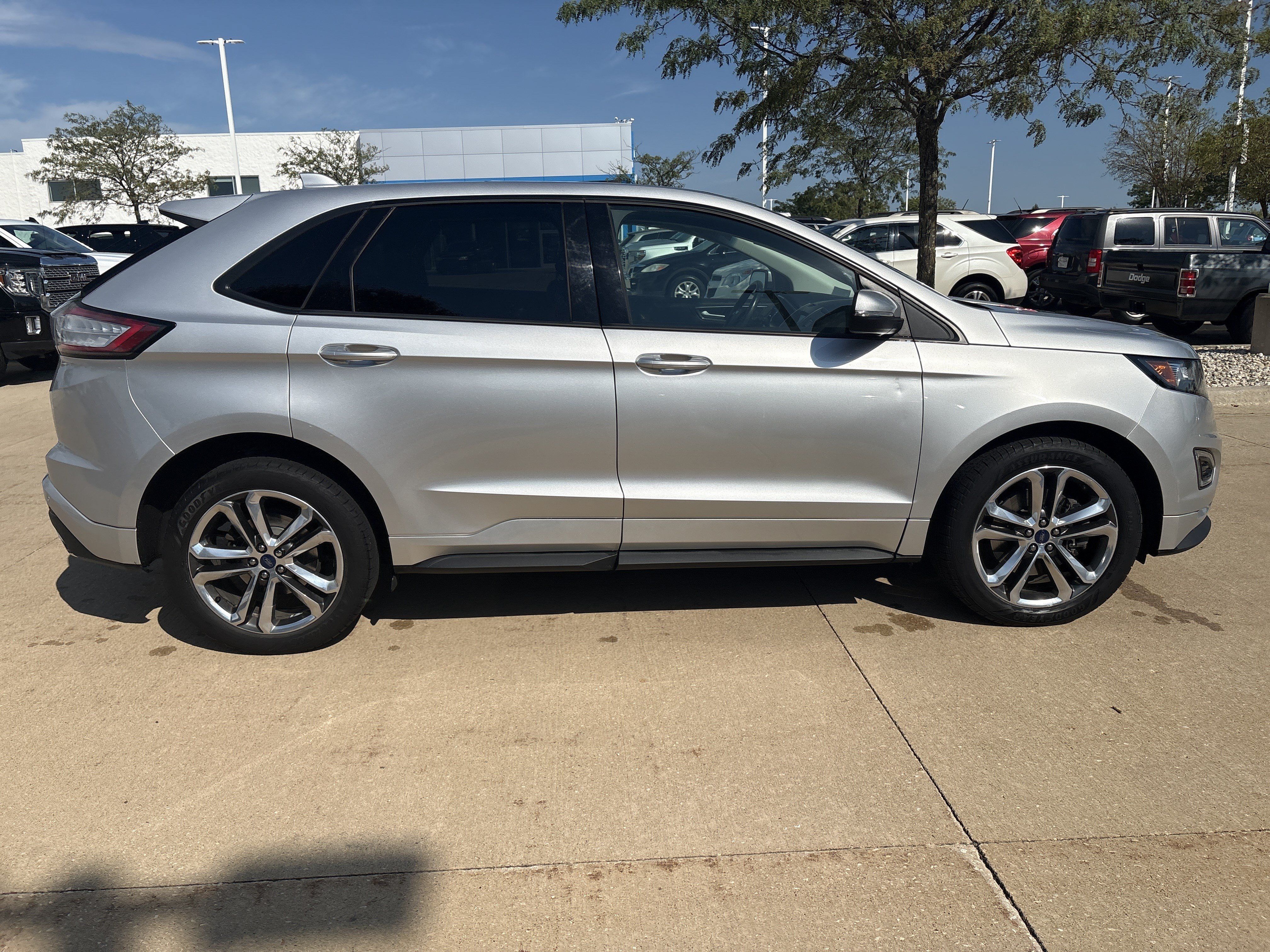 Used 2017 Ford Edge Sport w/ Technology Package AWD/4WD image 9