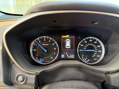 Used 2022 Subaru Ascent Limited image 4