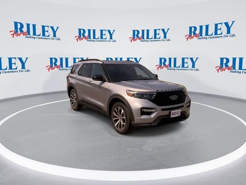 Used 2023 Ford Explorer ST-Line w/ Class IV Trailer Tow Package AWD/4WD image 2