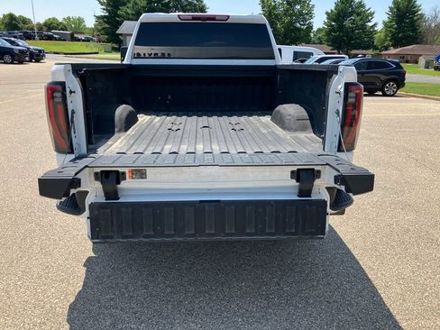 Used 2024 GMC Sierra 2500 AT4 AWD/4WD image 19