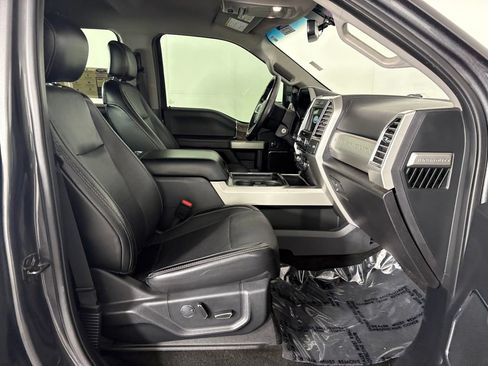 Used 2017 Ford F250 Lariat w/ Lariat Value Package AWD/4WD image 29