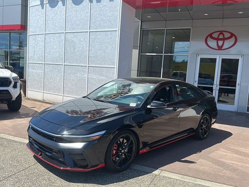 Used 2025 Hyundai Elantra N w/ Cargo Package FWD image 2