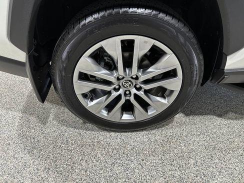 Used 2022 Toyota RAV4 XLE Premium FWD image 20