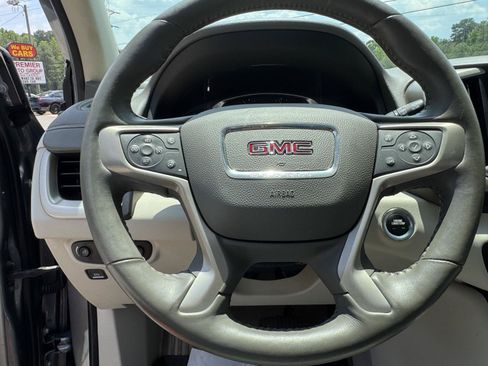 Used 2020 GMC Terrain Denali w/ Denali Premium Package AWD/4WD image 3