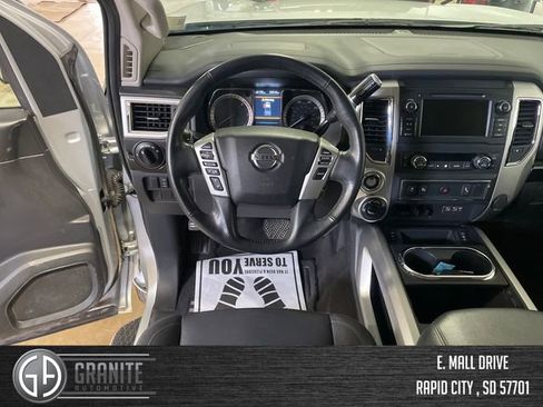 Used 2019 Nissan Titan SV w/ SV Convenience Package AWD/4WD image 22
