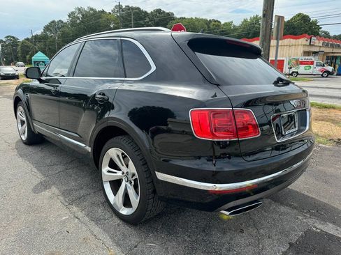 Used 2017 Bentley Bentayga AWD/4WD image 3