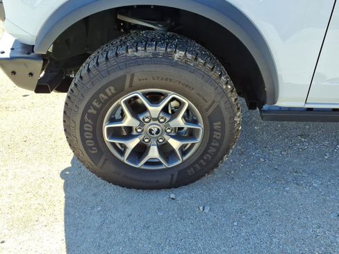 Used 2021 Ford Bronco Badlands image 17