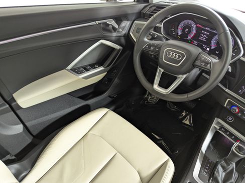 Certified 2025 Audi Q3 2.0T Premium Plus w/ Premium Plus Package image 8