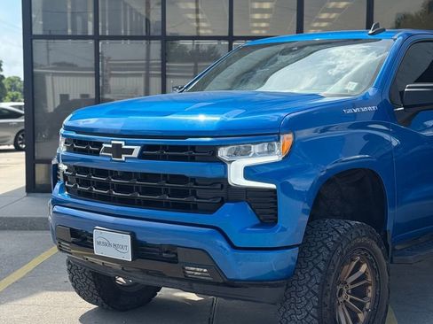 Used 2022 Chevrolet Silverado 1500 RST RWD image 2
