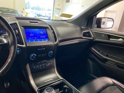 Certified 2020 Ford Edge ST-Line image 12
