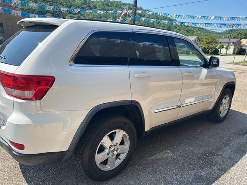 Used 2012 Jeep Grand Cherokee Laredo AWD/4WD image 4